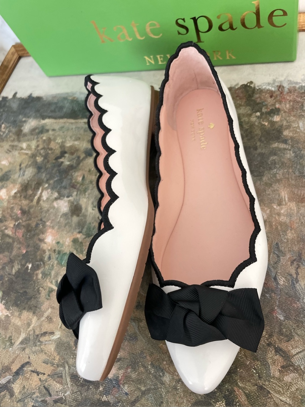Kate Spade NY Nanette Ballet Flats White Black Patent Leather Scalloped Bow - Picture 13 of 13